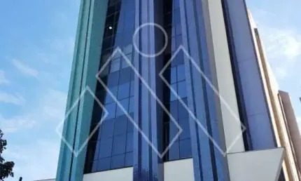 Sala comercial no Centro Policlínico, com 2 salas e recepção, na Av Bandeirantes e área de 53,14m²