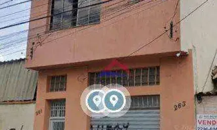 Casa Inteira: salão no terreo + casa de 3 dormitórios no piso superior