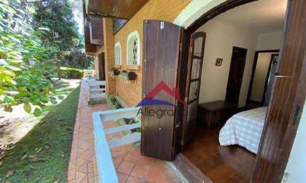 Casa com 7 dormitórios à venda, 924 m² por R$ 3.500.000,00 - Recanto Araucária - Campos do Jordão/SP