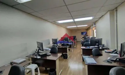 CASA PARA USO COMERCIAL - 4,75 X 30 = 143 M² DE TERRENO - 284 M² CONSTRUIDO - ESTRUTURA PARA CONSTRUIR MAIS UM ANDAR -