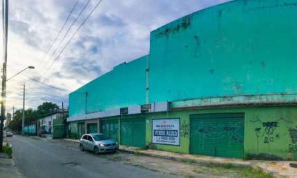 Ponto comercial Terreno a venda no Centro de Fortaleza com 8 lojas e 3 pavimentos