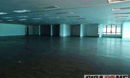 GALPÃO COMERCIAL NO TAMBORÉ COM 6.850M2 DE ÁREA CONSTRUIDA