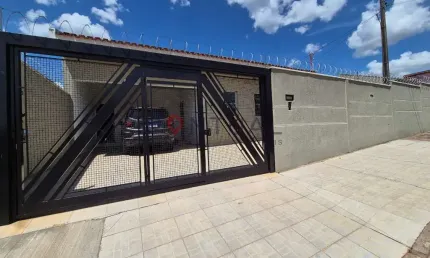 Casa para alugar em marília. 3 quartos, suíte, piscina, 280m². agende visita hoje mesmo!