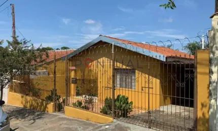 Casa à venda em marília praticamente. no centro. agende uma visita!