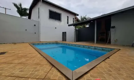 Imperdível casa à venda em marília-sp, no jardim acapulco: 4 quartos, 2 suítes, 3 salas, 3 banheiros, 2 vagas de garagem, 336m²!