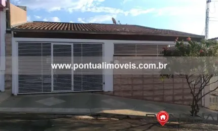 Casa à venda em marília na região do jardim bandeirantes. venha conhecer!