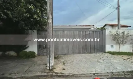 Casa à venda jardim jequitibá marília sp | 3 dormitórios, suíte, 201m², piscina, churrasqueira | aceita permuta | r$ 580.000. pontual imobiliária