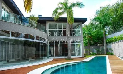 Casa com acabamento incrível com 5 suítes disponível para venda