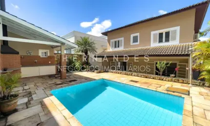 Casa de alto padrão para locação e venda, 3 dormitórios, 2 suítes e 4 vagas, em Alphaville