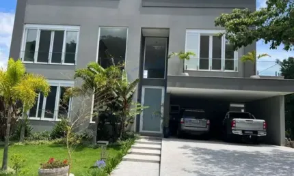 Casa disponível para venda em condomínio de alto padrão na Aldeia da Serra!