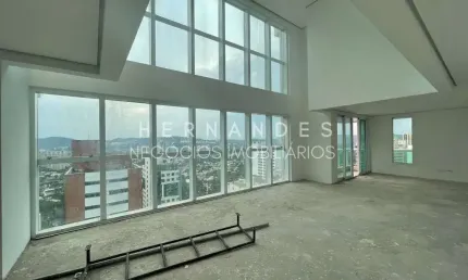 Cobertura triplex alto luxo em Alphaville disponivel para venda em uma das principais alamedas de Alphaville