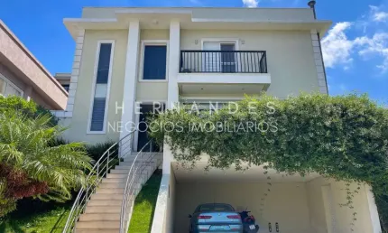 Casa Neoclássica à venda com 3 suítes, 4 vagas e lazer completo, em Alphaville