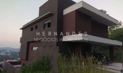 Casa à em condomínio com 3 suítes aceita permuta - Santana de Parnaíba