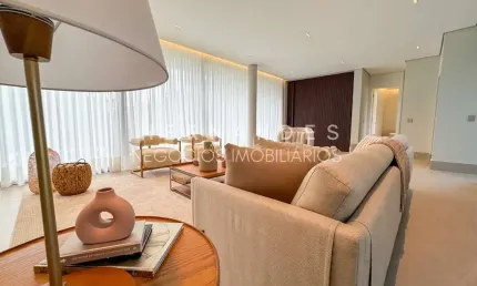 Imperdível: Casa de luxo à venda em Barueri-SP, no Centro Comercial Jubran, com 4 quartos, 4 suítes e 540m² de área!