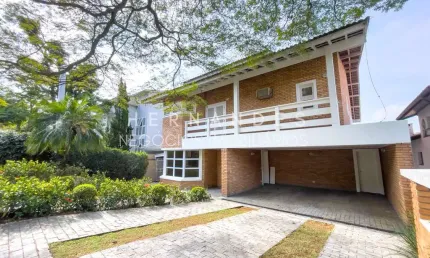 Residencial 10 imóvel com 460m² sendo 4 suítes em Alphaville