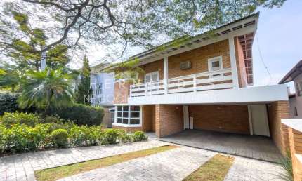 Residencial 10 imóvel com 460m² sendo 4 suítes em Alphaville