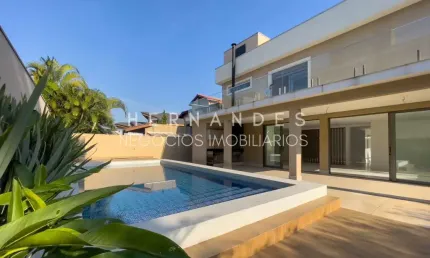 Casa à venda no Condomínio Residencial 2, com 4 suítes e 4 vagas de garagem