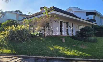 Imperdível oportunidade: Casa de esquina em condomínio na Morada dos Pássaros, Barueri-SP - 4 quartos, 4 suítes, 3 salas - 290m²