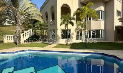Casa de luxo em condomínio no Tamboré, Barueri-SP: 6 quartos, 4 suítes e área de 1.070m²! Venha viver momentos inesquecíveis!