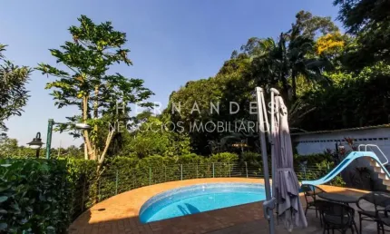 Imóvel de Luxo na Residencial Morada dos Lagos em Barueri-SP: 5 Quartos, 1 Suíte, 3 Salas, 2 Vagas de Garagem, 390m² de Área. Venha Conferir!