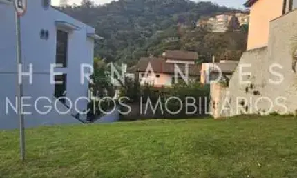 Terreno à venda em Alphaville, Santana de Parnaíba-SP: 360m² em condomínio de alto padrão!