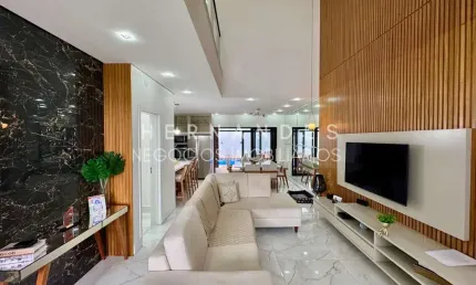 Casa em Condomínio de Luxo com 3 Suítes em Santana de Parnaíba-SP, Bairro Suru: 3 Quartos, 3 Salas, 4 Banheiros, 2 Vagas, 198m².