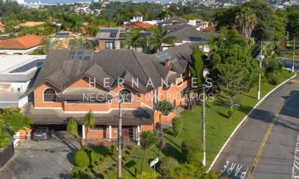 Luxuosa casa em condomínio à venda em alphaville, santana de parnaíba-sp. 5 quartos, 5 suítes, 1 sala, 8 banheiros, 4 vagas, 693m².