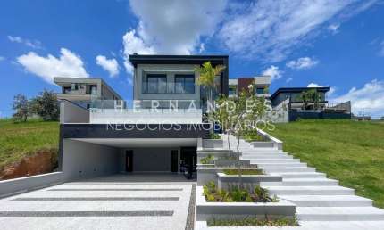 Casa Espetacular à Venda no Residencial Santa Anna ? Santana de Parnaíba, SP sendo 375m² de terreno com 3suítes