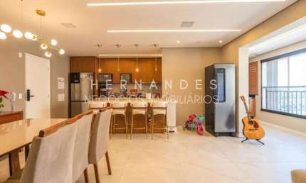 Apartamento sofisticado com automação completa e reforma de alto padrão