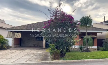 Oportunidade única! casa em condomínio com 428,54m² em santana de parnaíba-sp, residencial 10. 2 quartos, 1 suíte, 3 salas, 2 banheiros, 6 vagas de garagem. destaque para o grande potencial de valoriz