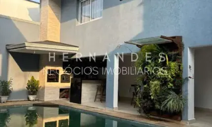 Luxuosa mansão de 5 quartos e 5 suítes à venda em Santana de Parnaíba-SP, Jardim São Luís: 650m², 7 banheiros, 6 vagas.