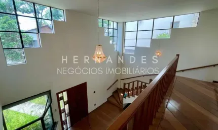 Luxuosa casa em condomínio à venda em alphaville, santana de parnaíba-sp  4 quartos, 4 suítes, 3 salas, 5 banheiros, 5 vagas de garagem, 651 m².