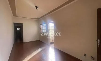 Casa com 2 quartos para alugar no Jardim Vânia Maria, Bauru 