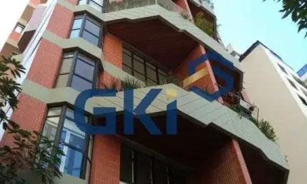 DUPLEX COM 135 M² PARA VENDA OU LOCAÇÃO COM 2 SUÍTE, 2 VAGAS, ÓTIMA LOCALIZAÇÃO