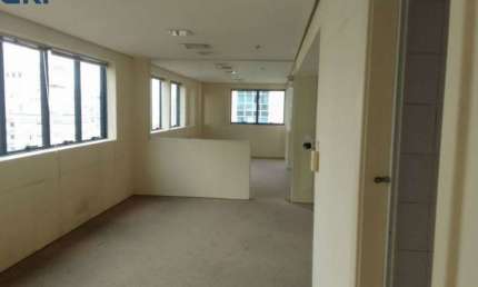 Cj comercial na região da Paulista, 3 salas, 5 banheiros, ar cond., 3 vagas. Próximo metrô Paulista