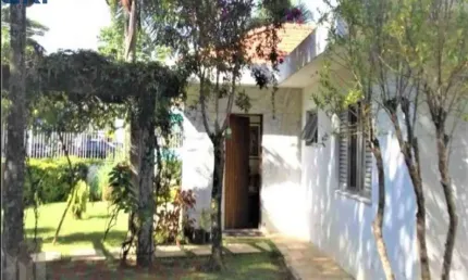 ALTO DE PINHEIROS - CASA TÉRREA - 4 SUÍTES - 4 VAGAS - 400 M²