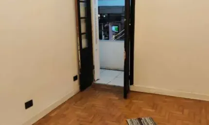 Casa assobradada com 150 metros quadrados proximo do metro fradique coutinho