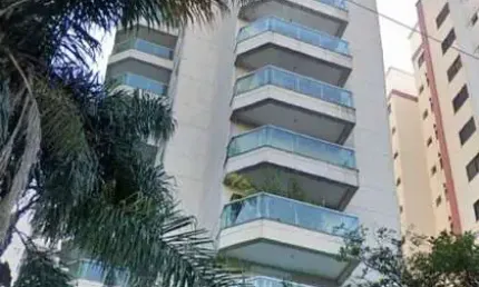 Apartamento com 131 metros quadrados próximo ao  metro oscar freire