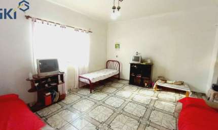 Rua tranquila, residencial, com 1 dorm. Sala, Coz. e WC e 1 vaga