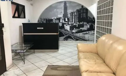 Prédio com 13 salas para alugar na Rua Airosa Galvão, 151, Água Branca, São Paulo