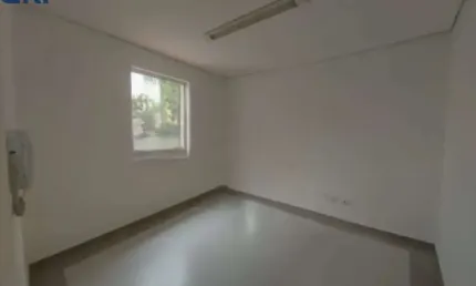 Sala comercial para locação 30m² dispondo de 2 salas, 1 banheiro na mooca - sp