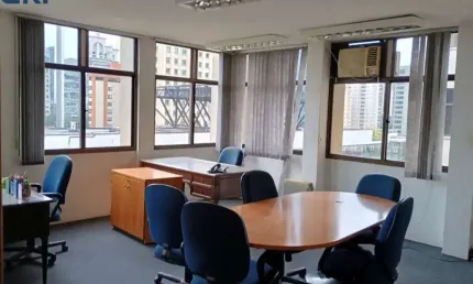 Espaçoso conjunto no melhor ponto da vila olímpia: 125m², 3 vagas.