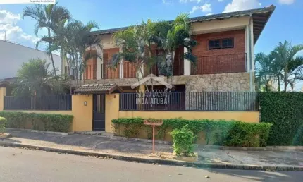 Sobrado com 4 dormitórios e Piscina em excelente bairro residencial