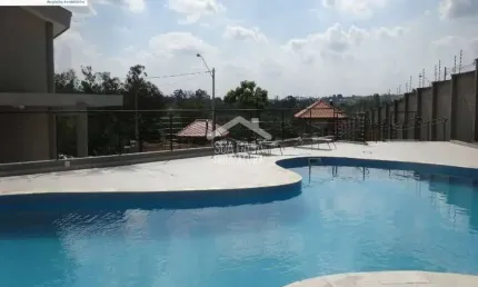 Lindo terreno de 374m²  com duas frentes e vista para a mata no Condomínio Laguna