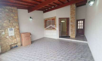 Casa térrea com 3 dormitórios sendo 1 suíte no Jardim do Vale II