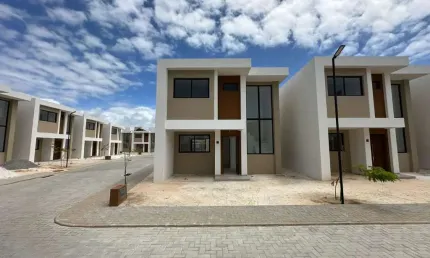 Casa em condomínio fechado com 3 quartos à venda na Rua Buraquinho, Buraquinho, Lauro de Freitas, 108 m2 por R$ 780.000