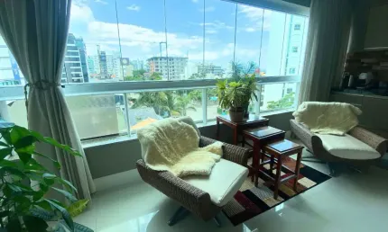 Excelente apartamento, perto da praia, com enorme área de lazer