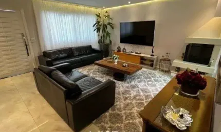 Casa com 4 quartos à venda na Rua Florentino Rodrigues, 165, Sítio da Figueira, São Paulo