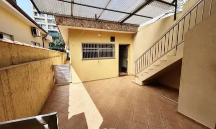 Casa com 3 quartos para alugar na Rua Airi, 286, Vila Gomes Cardim, São Paulo