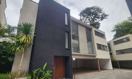 Casa de Condomínio com 4 suítes e 7 banheiros à Venda, 830 m² por R$ 10.000.000